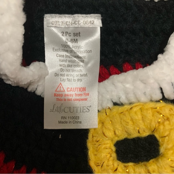 ✨2/$15 3/$20✨ Baby Santa Outfit - Picture 5 of 5